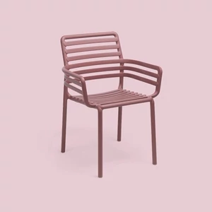 DOGA Armchair - Kültéri monobloc szék karfával (marsala)