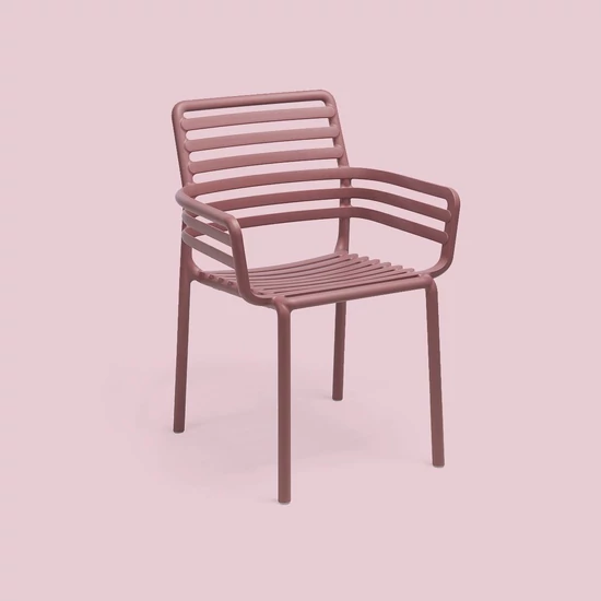 DOGA Armchair - Kültéri monobloc szék karfával (marsala)
